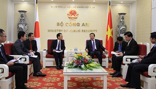 Bộ trưởng Bộ Công an Tô Lâm tiếp Trưởng Đại diện Cơ quan Hợp tác quốc tế Nhật Bản (JICA) Việt Nam - ảnh 1